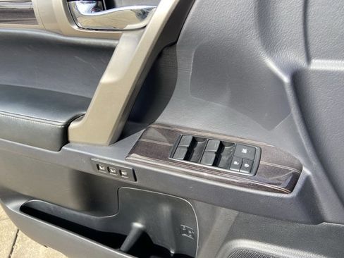 Used 2021 Lexus GX 460 Premium image 51