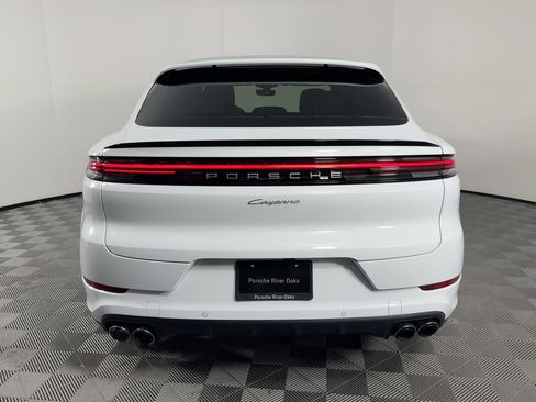 Certified 2026 Porsche Cayenne Coupe image 10