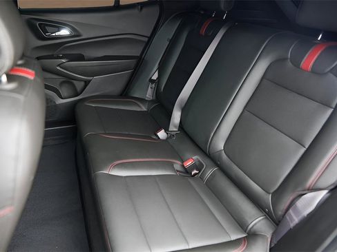 Used 2025 Chevrolet Trax RS w/ Sunroof Package image 19