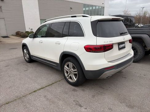 Used 2023 Mercedes-Benz GLB 250 4MATIC w/ Premium Package image 5