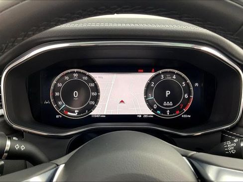 Used 2025 Jaguar F-PACE R-Dynamic S image 24