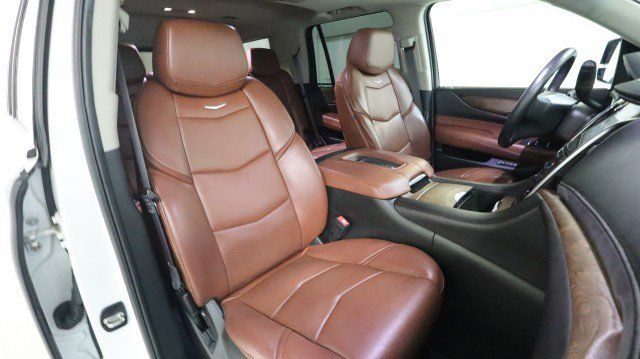 Used 2017 Cadillac Escalade Premium Luxury AWD/4WD image 13