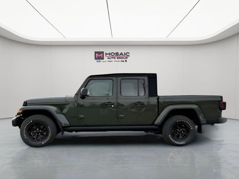 Used 2022 Jeep Gladiator Willys image 6