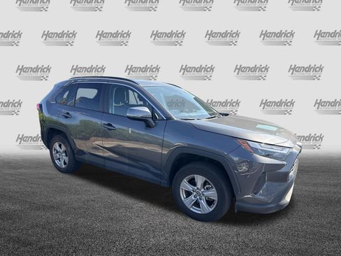 Used 2025 Toyota RAV4 XLE AWD/4WD image 2