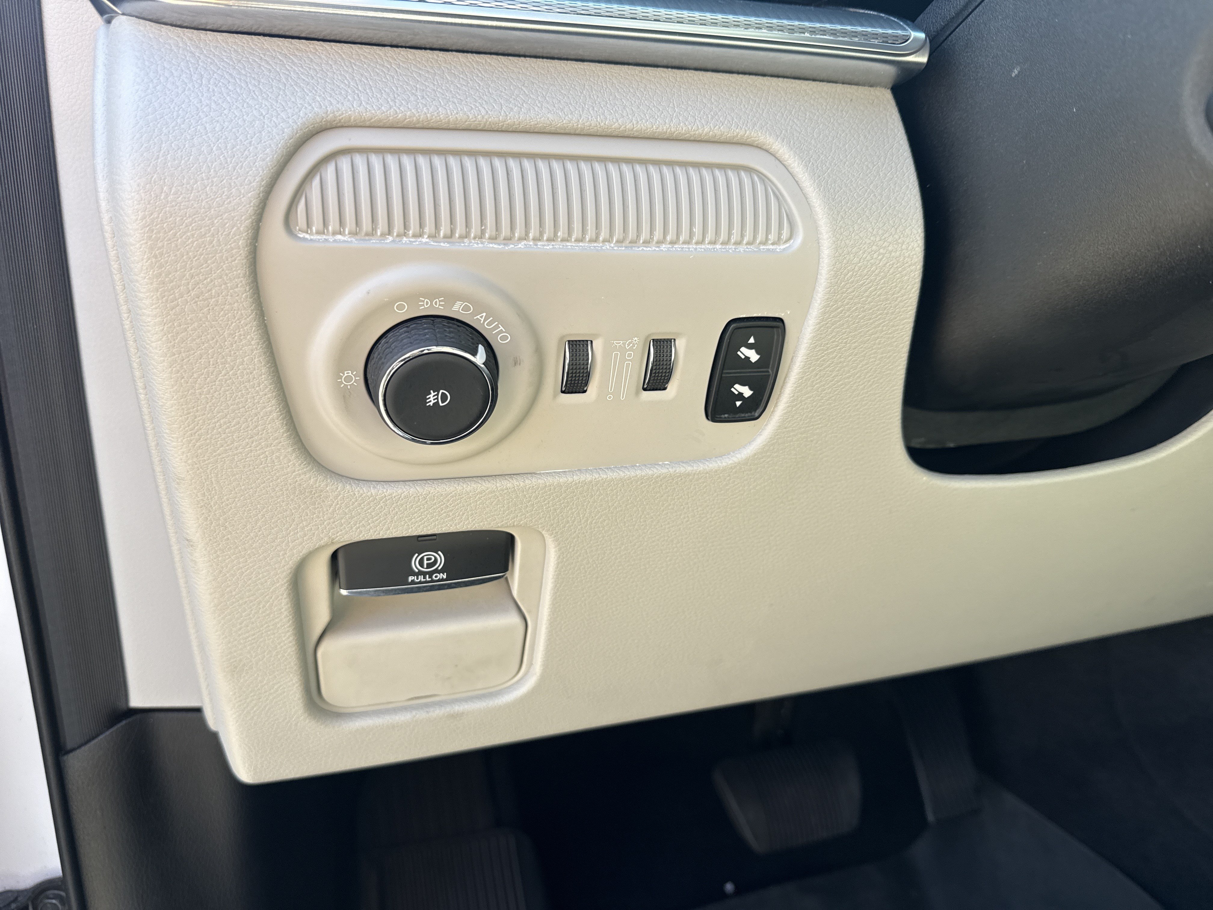 Used 2023 Jeep Grand Wagoneer 4WD image 28