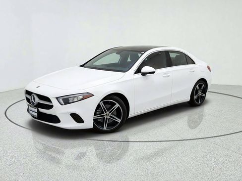 Used 2020 Mercedes-Benz A 220 image 1