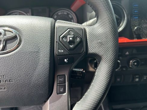 Used 2018 Toyota Tacoma TRD Off-Road AWD/4WD image 16