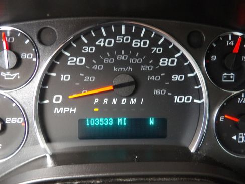 Used 2020 Chevrolet Express 2500 w/ Driver Convenience Package RWD image 20