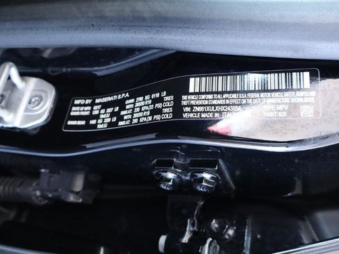 Used 2017 Maserati Levante w/ Luxury Package image 39