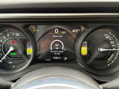 Used 2024 Jeep Wrangler Unlimited Sahara AWD/4WD image 13