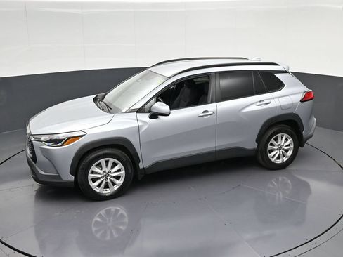 Used 2024 Toyota Corolla Cross LE FWD image 25