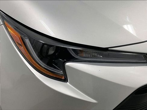 Used 2024 Toyota Corolla LE FWD image 31