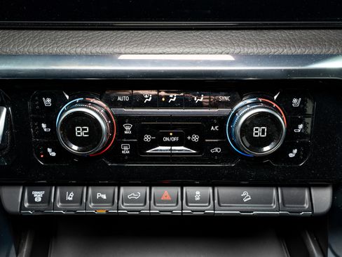 Used 2024 GMC Sierra 2500 Denali w/ Denali Reserve Package image 26