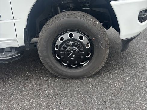 New 2026 RAM 3500 Big Horn AWD/4WD image 12