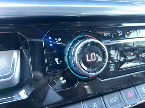 Used 2023 GMC Sierra 1500 Denali w/ Technology Package image 24