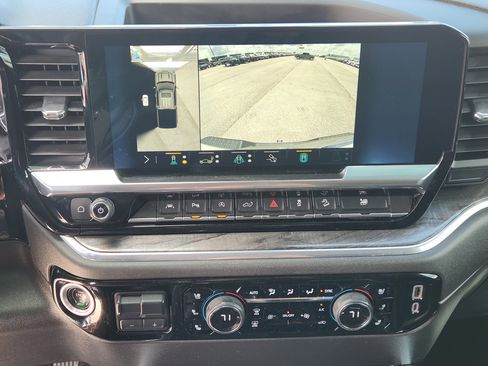 Used 2023 Chevrolet Silverado 1500 LTZ w/ LTZ Convenience Package II AWD/4WD image 20