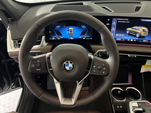 Used 2025 BMW X1 xDrive28i w/ Premium Package image 17