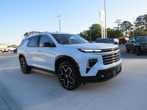 New 2026 Chevrolet Traverse High Country FWD image 6