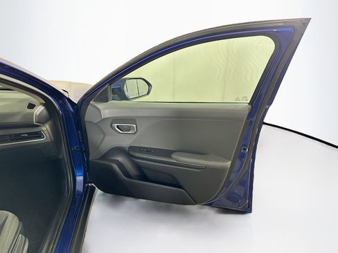 Used 2025 Kia K4 LXS image 29