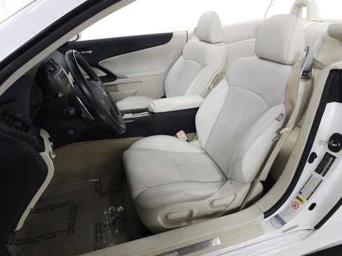 Used 2010 Lexus IS 250C image 13
