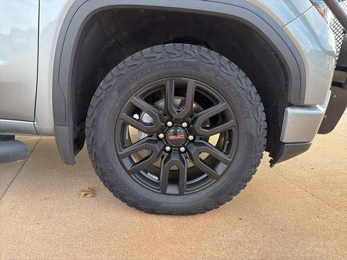 Used 2025 GMC Sierra 1500 Elevation image 14