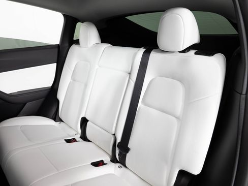 Used 2022 Tesla Model Y Performance image 18