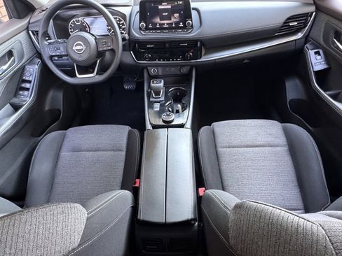 Used 2022 Nissan Rogue SV image 15