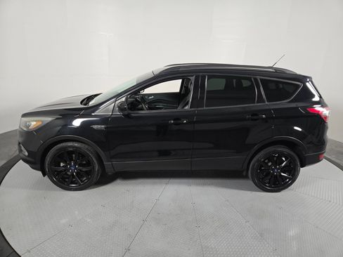Used 2017 Ford Escape SE w/ Equipment Group 201A FWD image 32