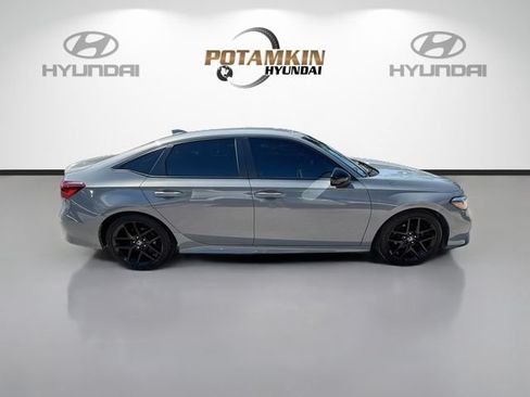 Used 2025 Honda Civic Sport image 4