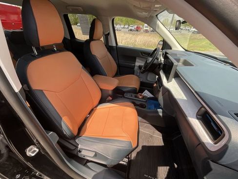 Certified 2025 Ford Maverick XLT w/ XLT Luxury Package AWD/4WD image 24