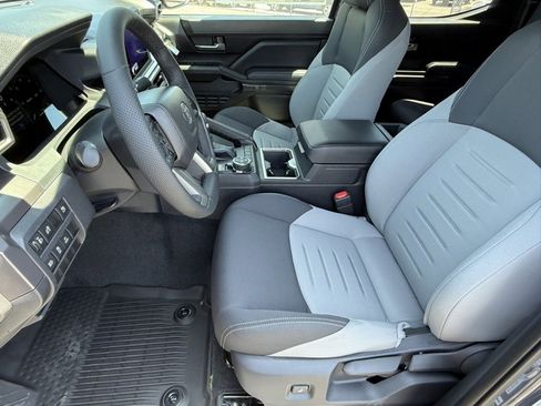 Used 2025 Toyota Tacoma TRD Off-Road image 20