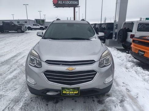 Used 2017 Chevrolet Equinox LT w/ Convenience Package image 2