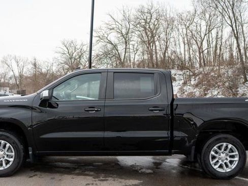Used 2024 Chevrolet Silverado 1500 LT image 9
