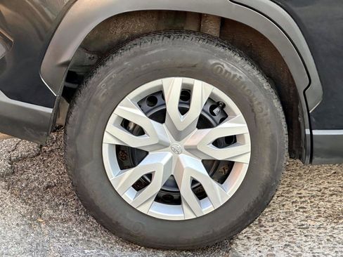 Certified 2024 Toyota Corolla Cross L image 12