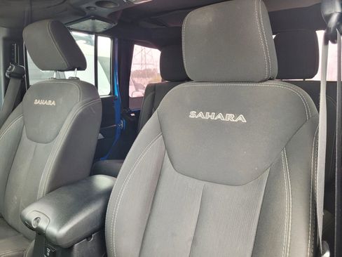 Used 2016 Jeep Wrangler Unlimited Sahara AWD/4WD image 12