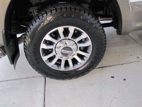 Used 2022 Ford F250 Lariat w/ Lariat Value Package image 31