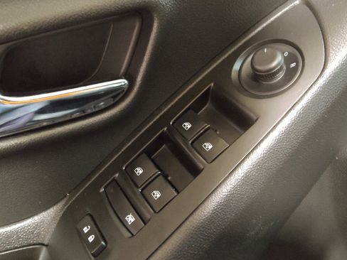 Used 2020 Chevrolet Trax LS FWD image 27