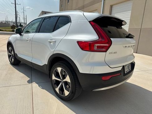 Used 2023 Volvo XC40 B5 Plus w/ Driver Assist Package AWD/4WD image 7