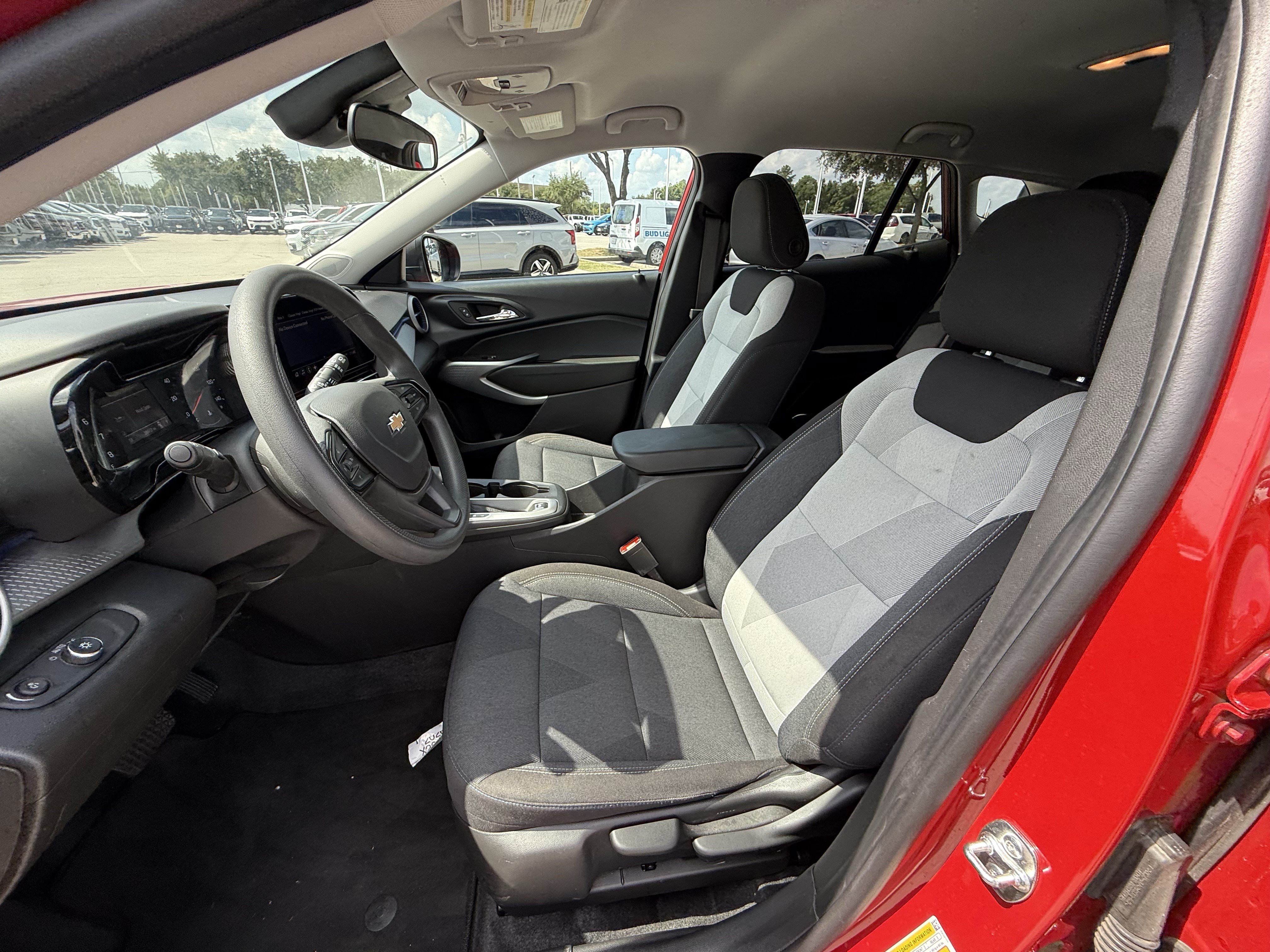 Used 2026 Chevrolet Trax LS FWD image 27