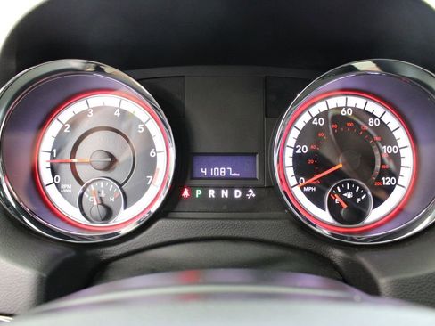 Used 2020 Dodge Grand Caravan SE FWD image 10
