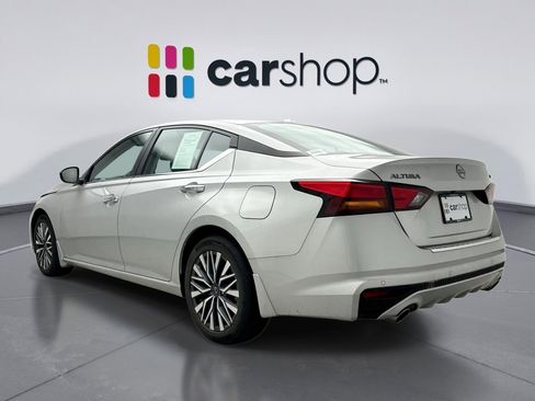 Used 2023 Nissan Altima 2.5 SV w/ SV Premium Package FWD image 3