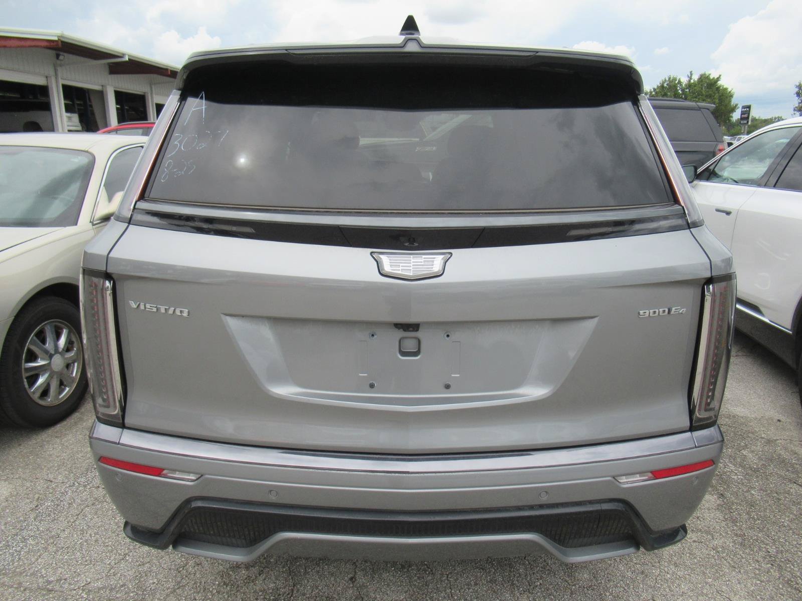 Used 2026 Cadillac Vistiq Platinum w/ LPO, Floor Liner Package AWD/4WD image 8