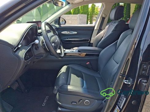 Used 2025 Genesis GV70 2.5T AWD/4WD image 13