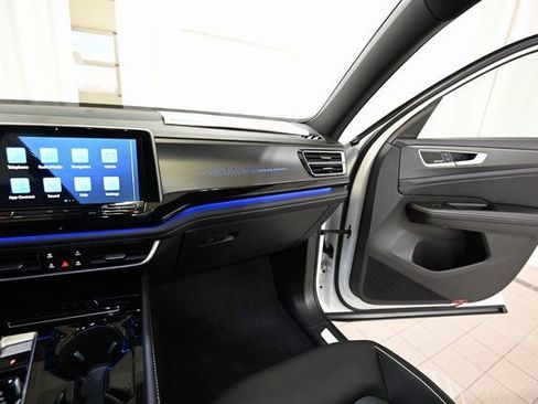 New 2026 Volkswagen Atlas Cross Sport SEL Premium R-Line image 31