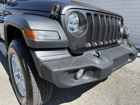 Used 2023 Jeep Wrangler Sport AWD/4WD image 5