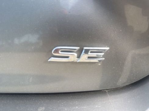 Used 2025 Toyota Camry SE FWD image 6