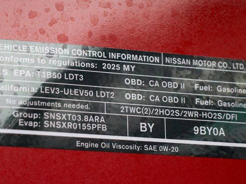 Used 2025 Nissan Frontier SV image 12