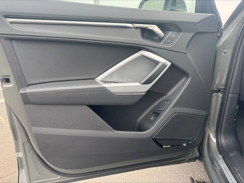 Used 2023 Audi Q3 2.0T Premium Plus w/ Premium Plus Package image 9