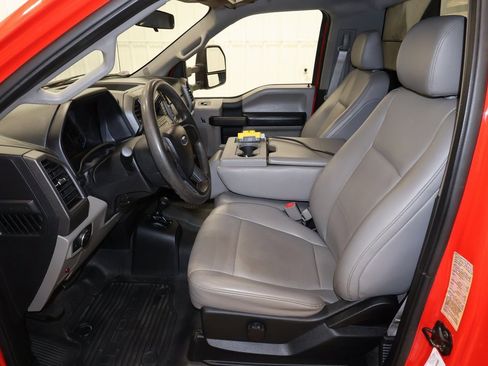 Certified 2017 Ford F550 4x4 Regular Cab Super Duty image 13