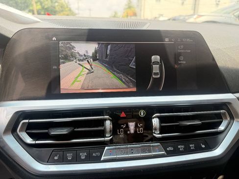 Used 2019 BMW 330i xDrive Sedan w/ Convenience Package AWD/4WD image 19